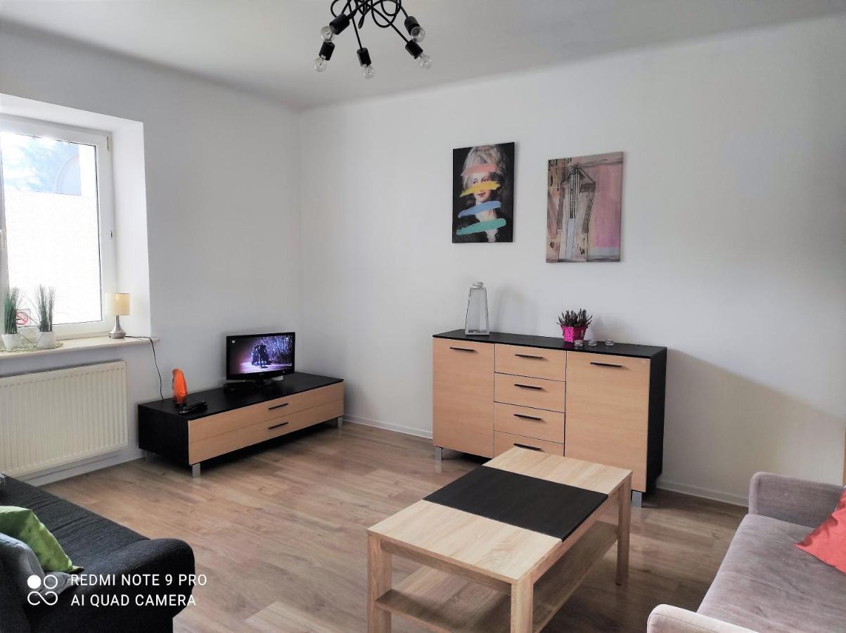 Studio Skarzyko Kamienna Apartment สการ์ชิสโก-กาเมียนนา ภายนอก รูปภาพ