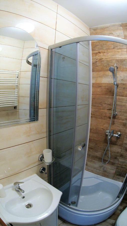 Studio Skarzyko Kamienna Apartment สการ์ชิสโก-กาเมียนนา ภายนอก รูปภาพ