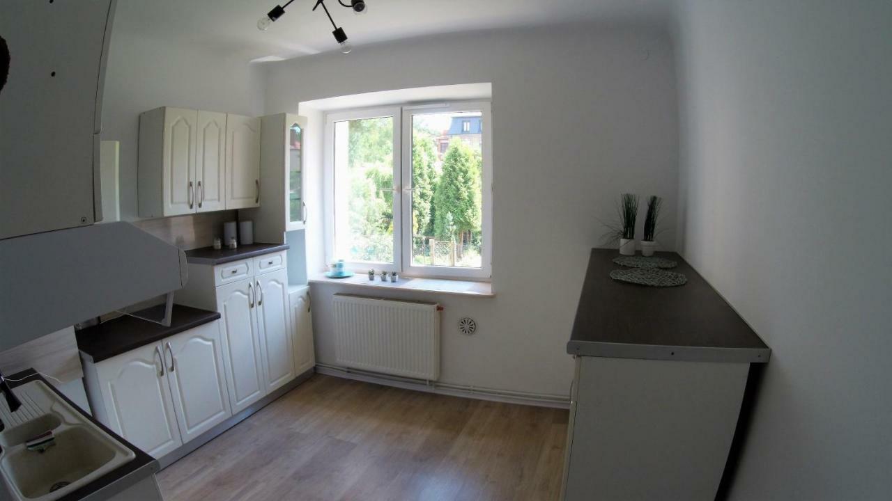 Studio Skarzyko Kamienna Apartment สการ์ชิสโก-กาเมียนนา ภายนอก รูปภาพ